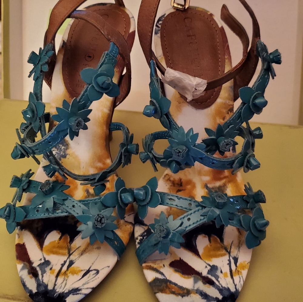 New Cafe Noir Size 5 1/2 Heels